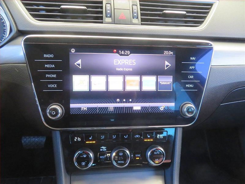 Škoda Superb (2019) Style 2.0 TDI, Automat - fotka 12 z 18