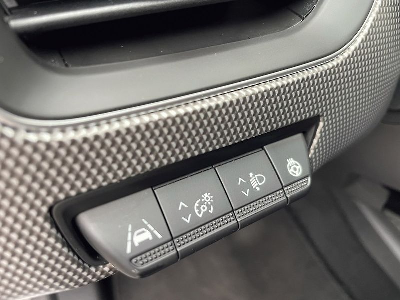 Renault Arkana (2023) TECHNO E-TECH 145k - fotka 19 z 21