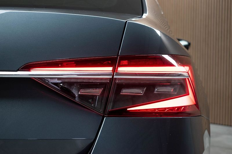 Škoda Superb 2.0 TDI L&K*2xKOLA*DSG*ACC*ČR* - fotka 38 z 42