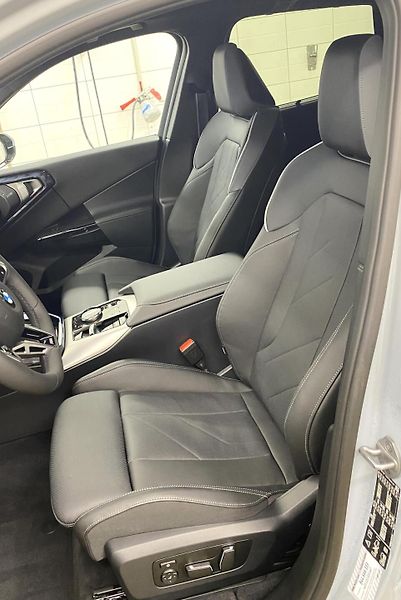 BMW X3 xDrive 40d - fotka 8 z 9