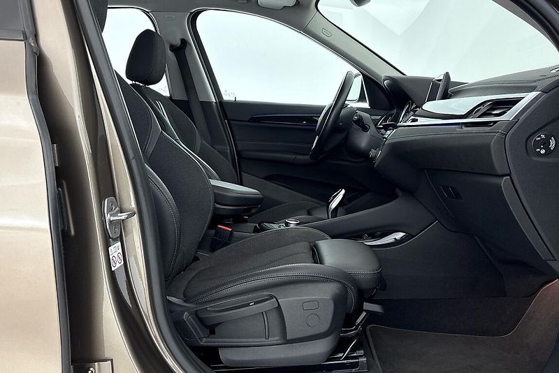 BMW X1 xDrive18d - fotka 12 z 24
