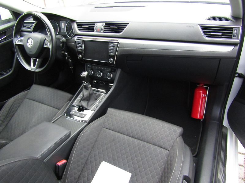 Škoda Superb (2016) 1.6 TDI 88kW - fotka 15 z 38
