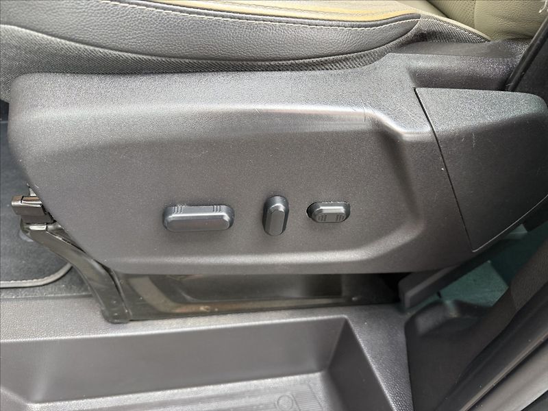 Ford Tourneo Custom 2,2 TitaniumX,114kW,1maj,po se - fotka 18 z 31