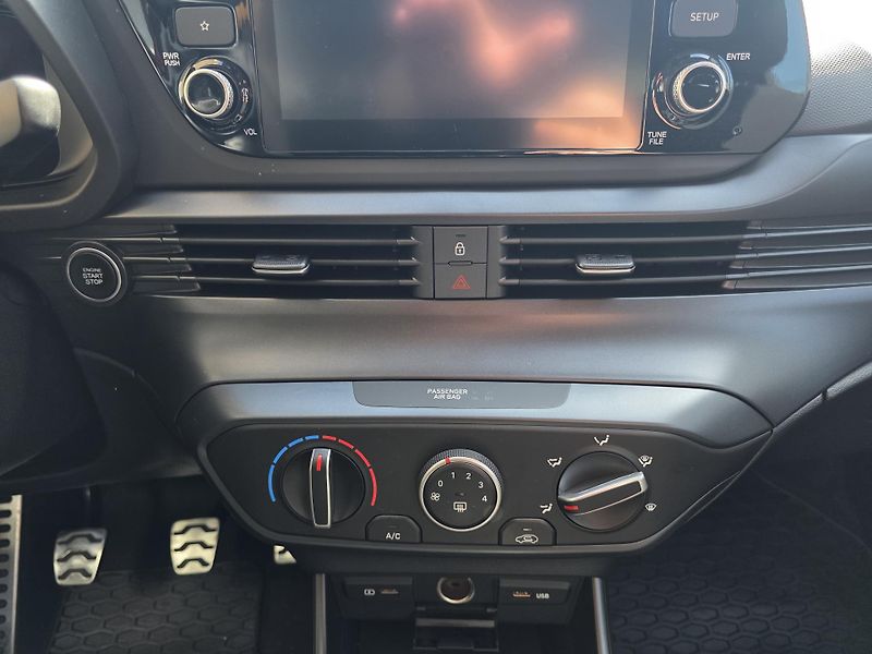 Hyundai Bayon 1.2-ZÁRUKA-KAMERA-SMART - fotka 13 z 19