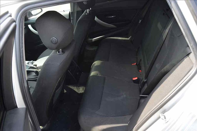 BMW Ostatní (2016) 316D TOURING AT - fotka 18 z 24