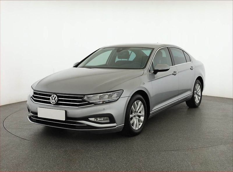Volkswagen Passat (2019) Comfortline 1.5 TSI, Automat - fotka 2 z 17