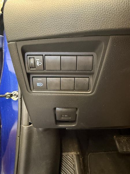 Toyota Yaris 1.5 hybrid 68 kW - fotka 16 z 21