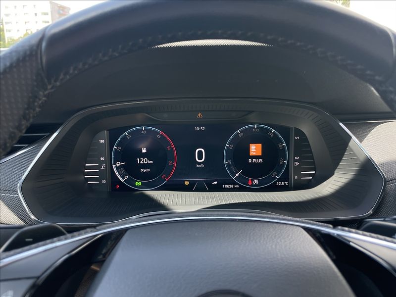 Škoda Octavia 2,0 TDI DSG Style Plus TAŽNÉ - fotka 9 z 23