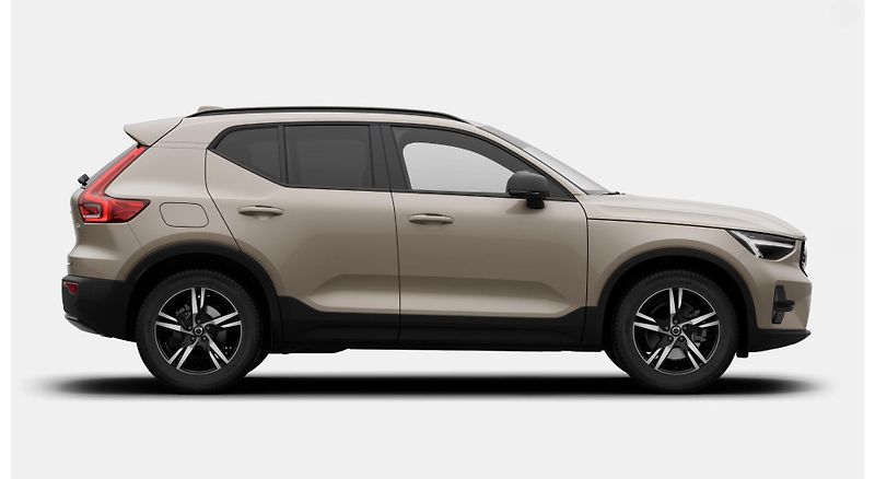 Volvo XC40 (2026) B3 DARK PLUS AUT - fotka 6 z 12