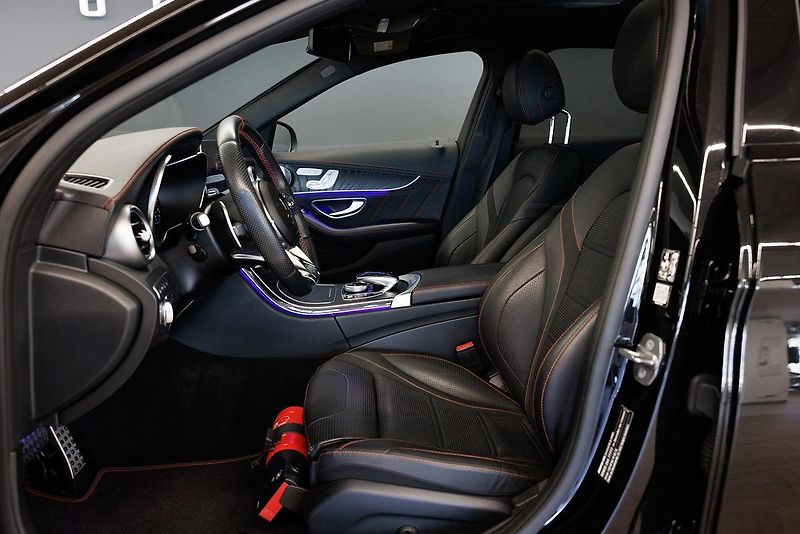 Mercedes-Benz Třídy C (2019) C43 AMG T V6 Biturbo - fotka 39 z 43