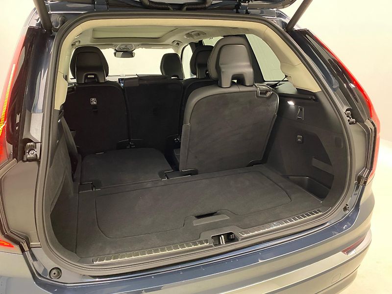 Volvo XC90 (2026) T8 AWD Plug-in BRIGHT ULTRA - fotka 23 z 75