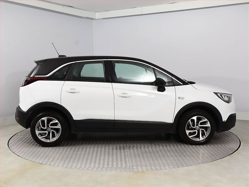Opel Crossland X (2017) Innovation 1.2 Turbo - fotka 6 z 15