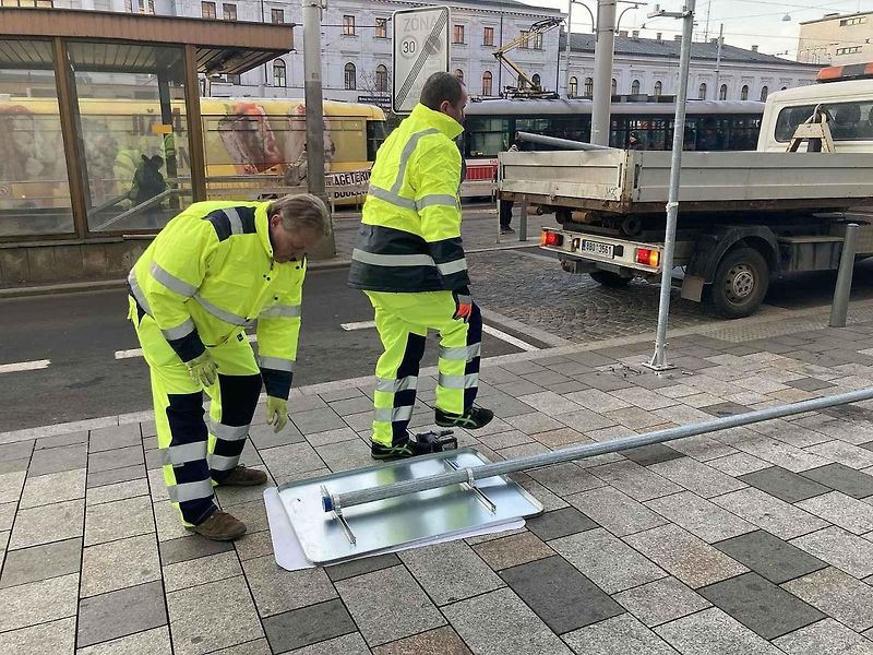 V Brně je od pondělí první sdílená zóna v České republice. Jde o prostor, kde jsou si chodci, řidiči aut a cyklisti rovni.