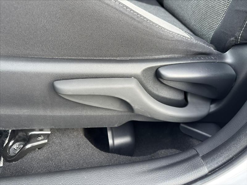 Toyota Yaris 1,5 VVT-i Active KAMERA - fotka 11 z 34