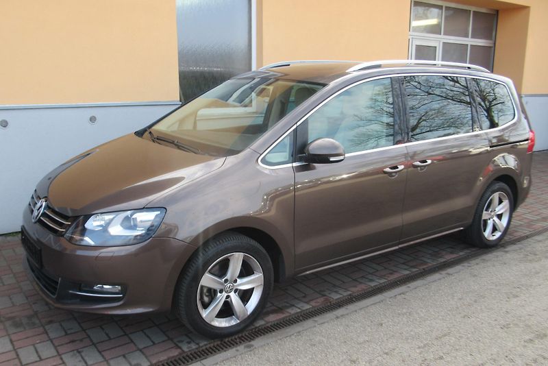 Volkswagen Sharan 2.0TDI 4x4 PANORAMA NAVI TAŽNÉ - fotka 5 z 28