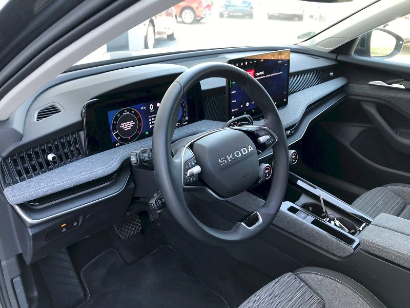 Škoda Superb (2025) COMBI SELEC TD 110/2.0 A7F - fotka 20 z 28
