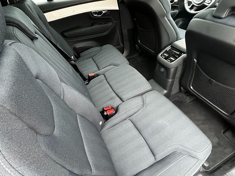 Volvo XC90 Plus Dark T8 AWD 335kW - fotka 21 z 31