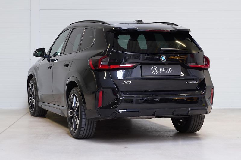 BMW X1 Xdrive23d,M-Paket,DPH,PAMĚTI - fotka 8 z 34