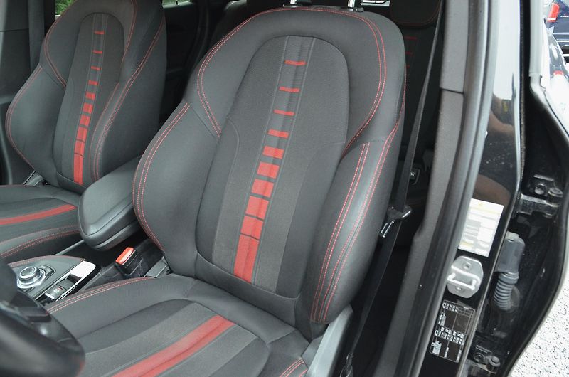BMW X1 (2015) sDrive 18d 110kW SPORT / LED - fotka 16 z 39