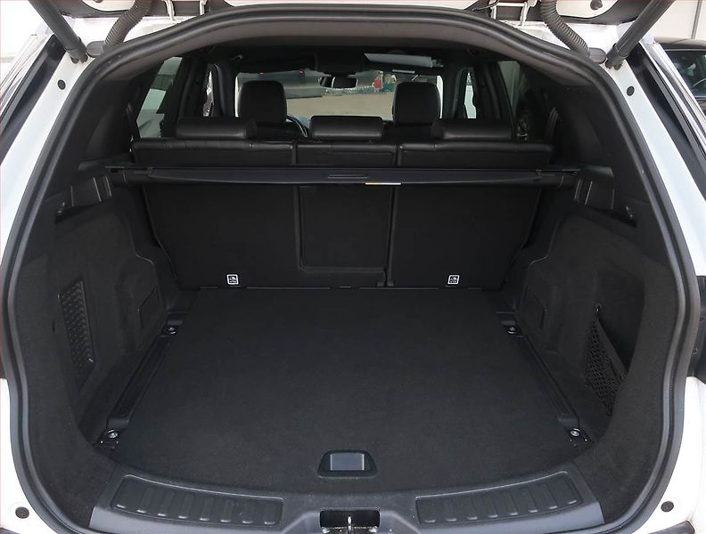 Land Rover Discovery Sport (2020) Black Edition D180 - fotka 14 z 17