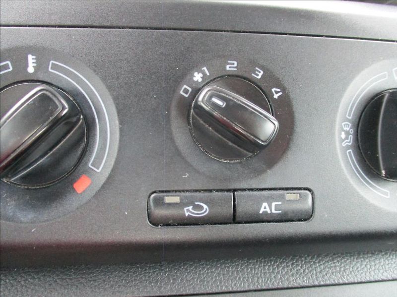Škoda Fabia 1,2 i, klima, serv. kniha, - fotka 20 z 42