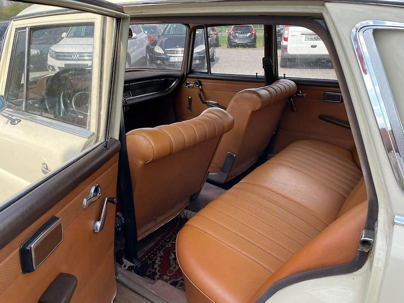 Mercedes-Benz Ostatní 2,0 200D - fotka 11 z 17