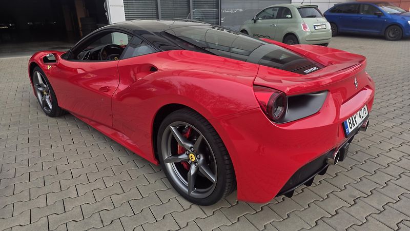 Ferrari 488 (2016) jako nové plný servis ZÁRUKA - fotka 6 z 16