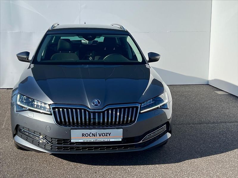 Škoda Superb 2,0 TDi 147 kW 7DSG STYLE  III - fotka 4 z 32
