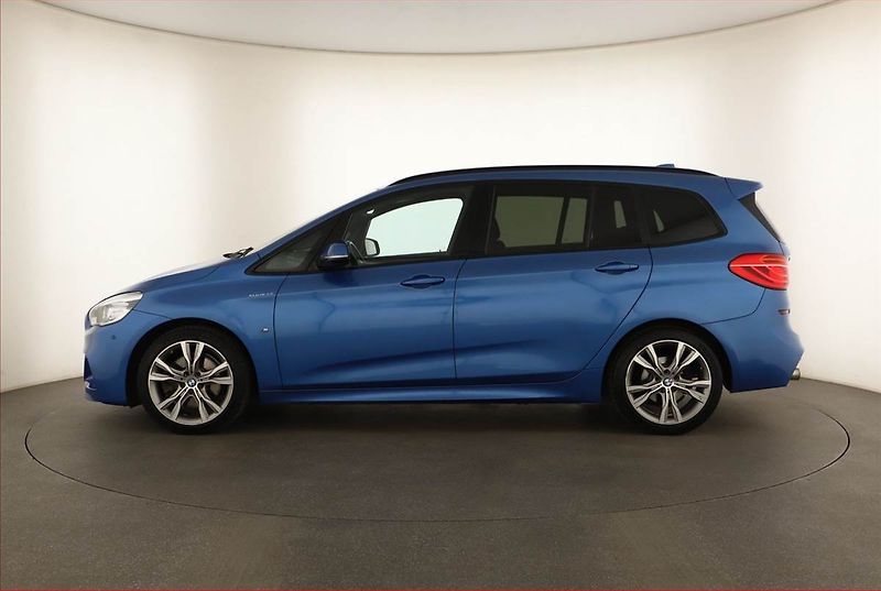 BMW Řada 2 (2018) 220d Gran Tourer, 4X4 - fotka 3 z 16