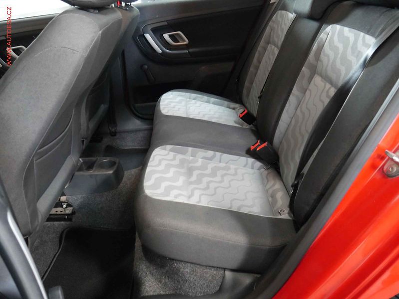 Škoda Fabia (2009) 1.4 i, 2.maj,ČR, TZ - fotka 10 z 15