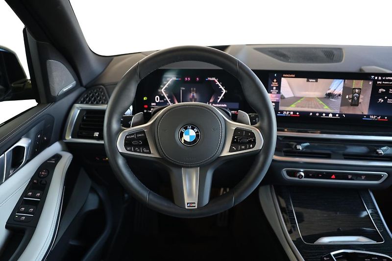BMW X5 xDrive30d - fotka 33 z 35