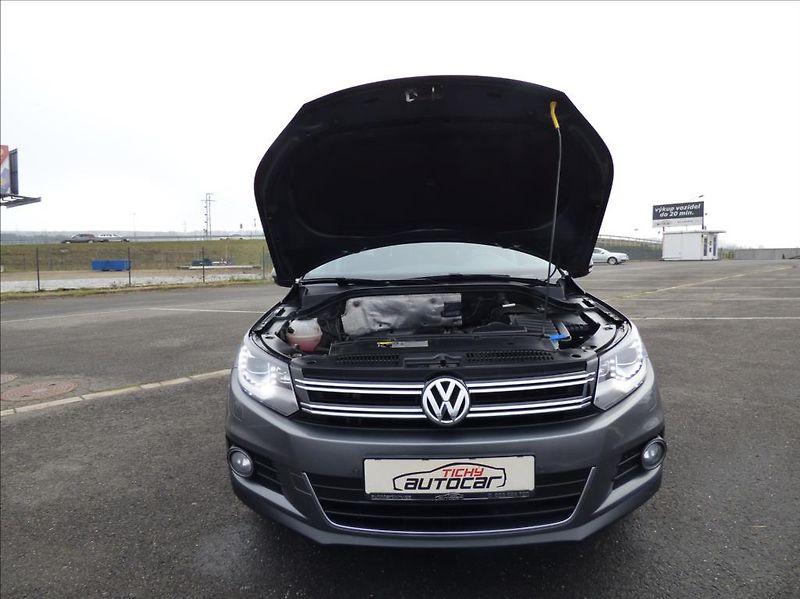Volkswagen Tiguan 1,4 TSI 90KW SPORT - fotka 35 z 50