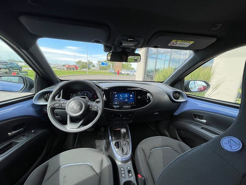 Toyota Aygo 1.5 Hybrid automat Style Smart - fotka 22 z 27