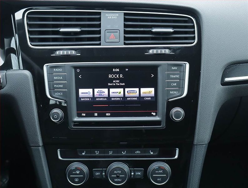 Volkswagen Golf (2015) Highline 2.0 TDI, Automat - fotka 11 z 20