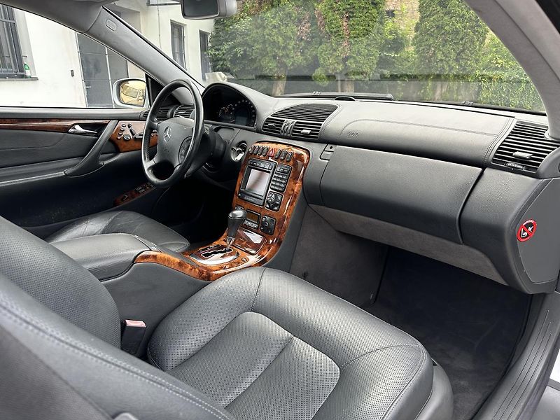 Mercedes-Benz CL 500 - fotka 11 z 17