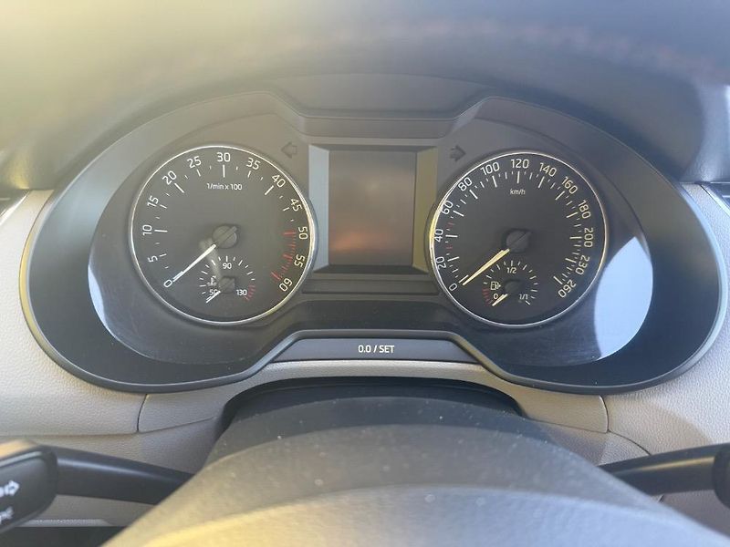Škoda Octavia (2016) 1,6 TDi NAVI GARANCE KM - fotka 17 z 32