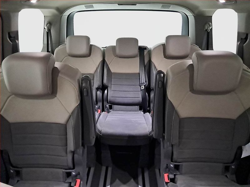 Volkswagen Multivan (2022) Style 2.0 TSI, ČR, DPH - fotka 10 z 22
