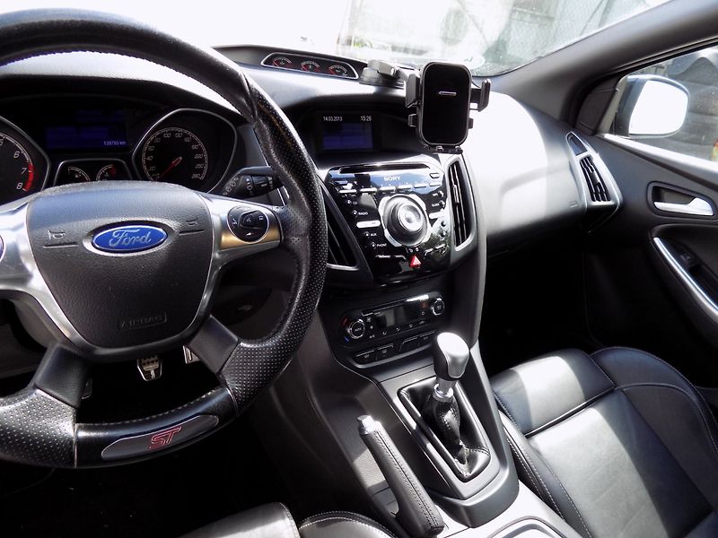Ford Focus (2013) 2.0i ST/Bi-xenon/kůže/LED/ - fotka 23 z 36