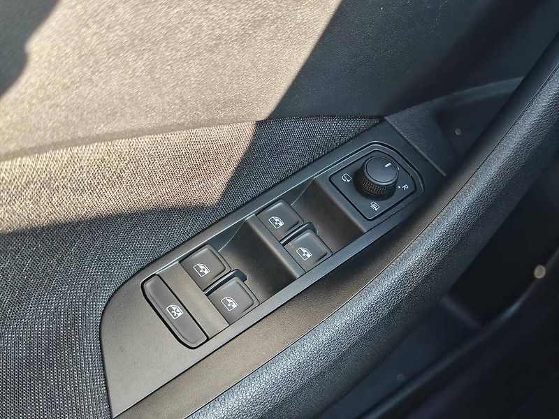Škoda Scala Drive 7DSG 1,0TSI - fotka 19 z 22