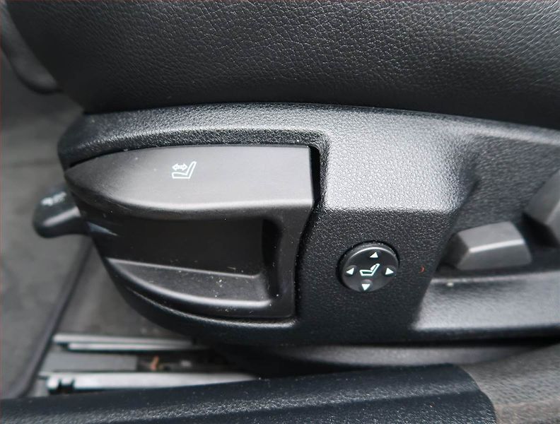 BMW Řada 5 (2013) 520d, Automat, Navi, Xenony - fotka 25 z 27