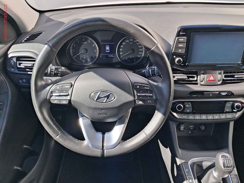 Hyundai i30 (2022) 1.5 T-GDi 48V MHEV, 1.maj,ČR - fotka 11 z 20
