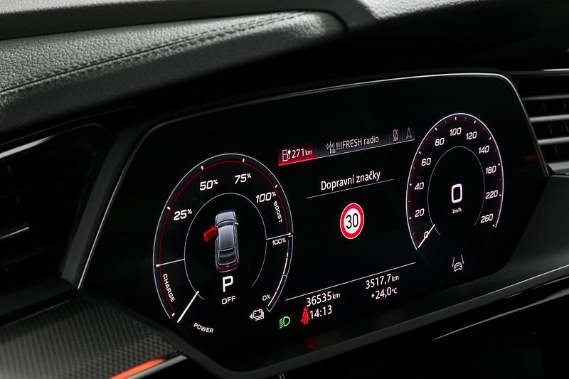 Audi e-tron 55 300kW SB BlackEdit ZÁRUKA - fotka 44 z 48