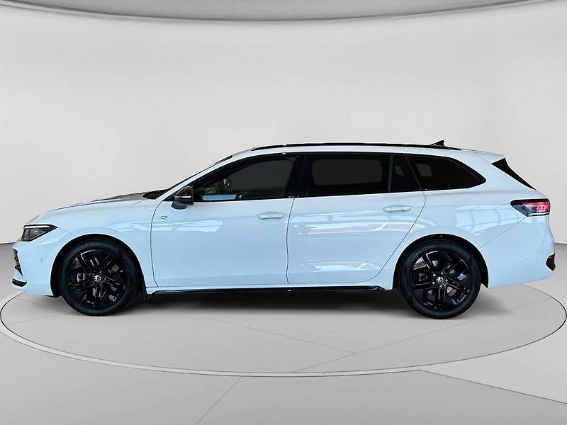 Volkswagen Passat TDI 4M R-Line NezTop Matrix Ta - fotka 2 z 19