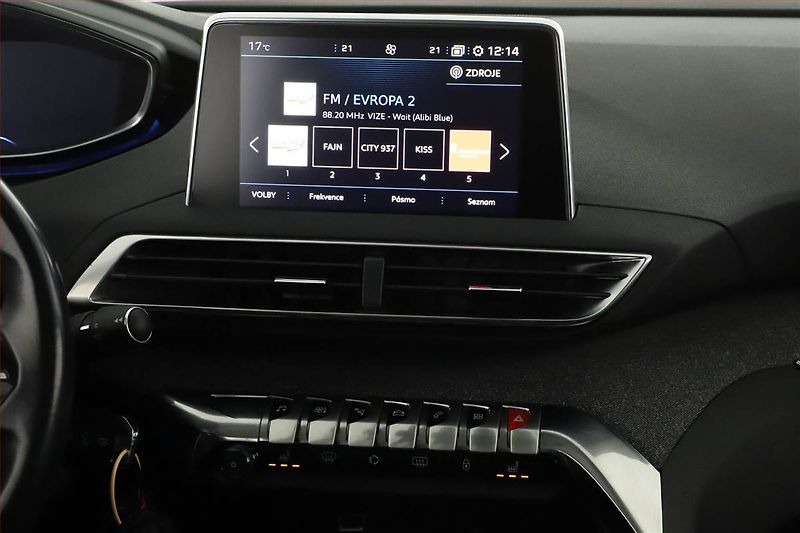 Peugeot 5008 (2018) Allure 1.6 BlueHDi, 7 míst - fotka 16 z 19
