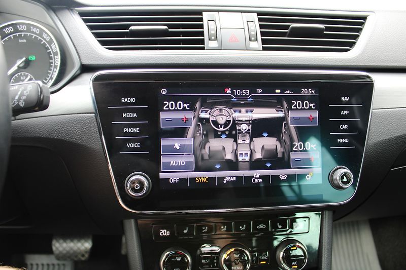Škoda Superb (2018) 2,0TDI KŮŽE NAVI KLIMA  ALU 19 - fotka 26 z 44