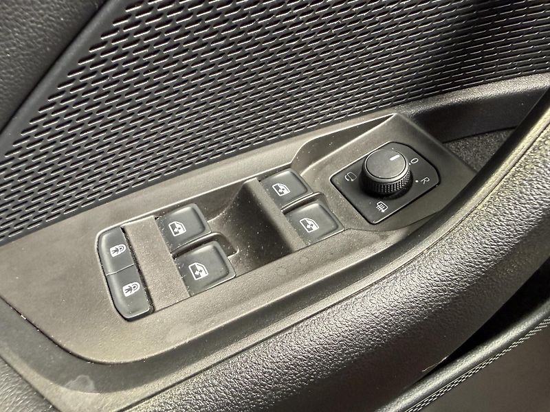 Škoda Octavia 2.0 TDI 110kW DSG Style Combi - fotka 10 z 14