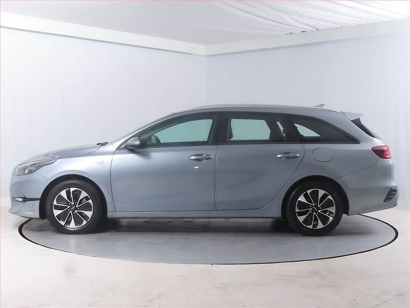 Kia Ceed (2024) 1.5 T-GDI - fotka 3 z 18