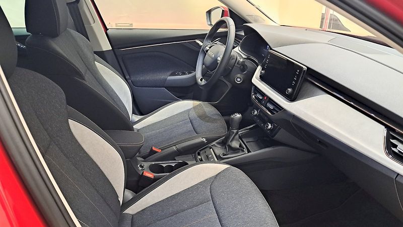 Škoda Kamiq (2025) Top Selection 1,0 TSI 85 kW - fotka 15 z 23