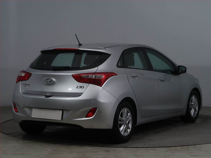 Hyundai i30 (2013) 1.6 CRDi, ČR,1.maj, Serv.kniha - fotka 5 z 6