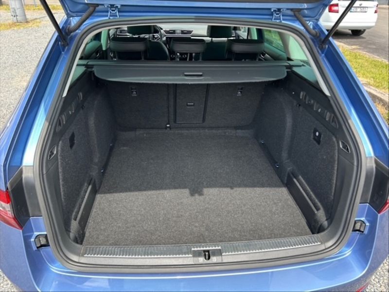 Škoda Superb 2,0 TDI 110 Style AT - fotka 6 z 11